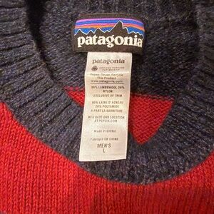 Patagonia Men's Struped Sweater in Navy and Red